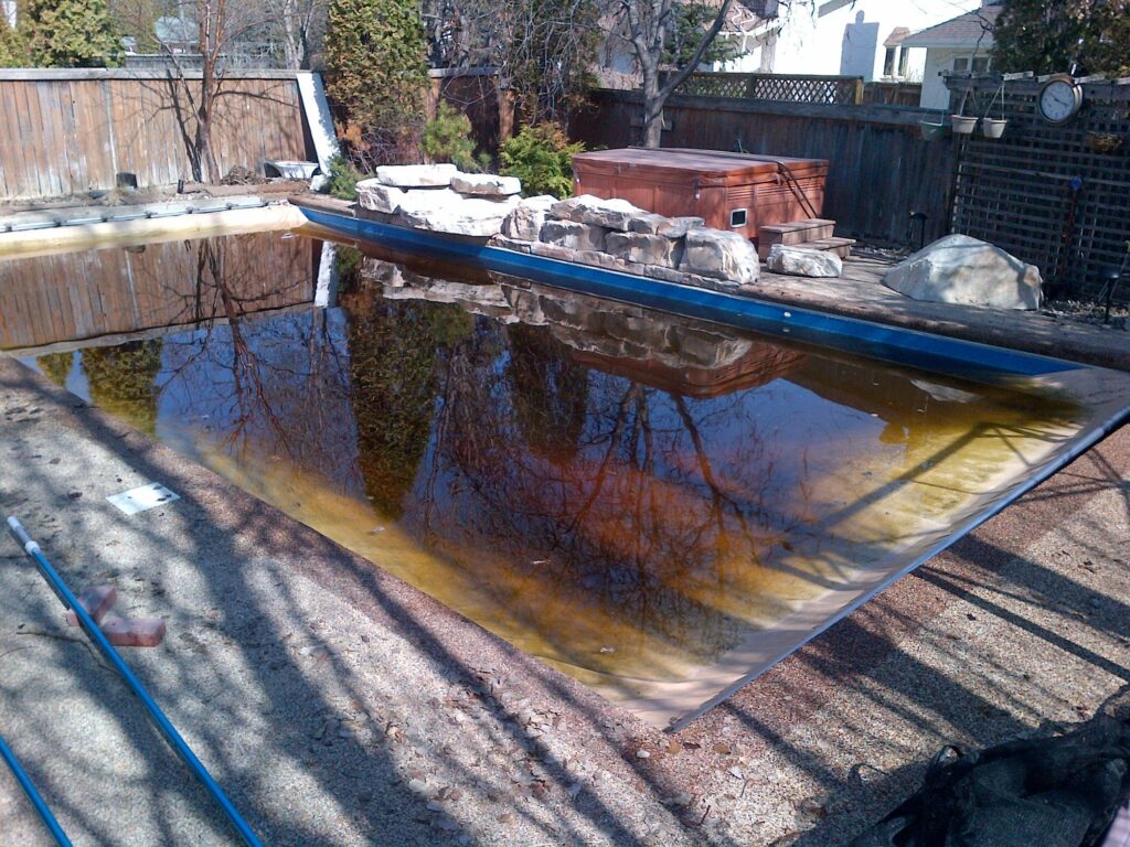 pool cover maintenance