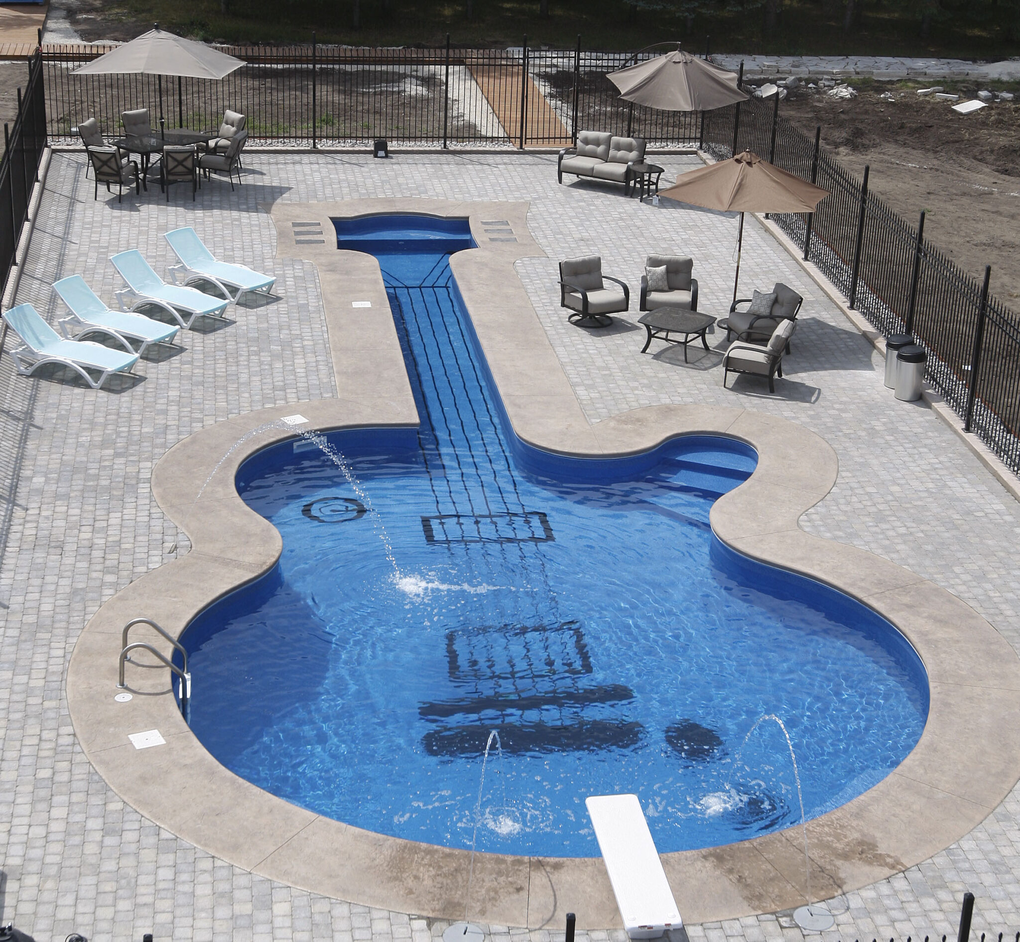 110708 Guitar pool 4.jpg AquaTech